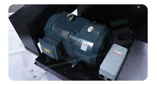 The crusher motor adopts a full copper core motor to reduce energy consumption and have a longer series life.