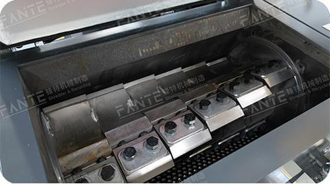 The crusher uses high-strength, wear-resistant blades designed for efficient and precise cutting.